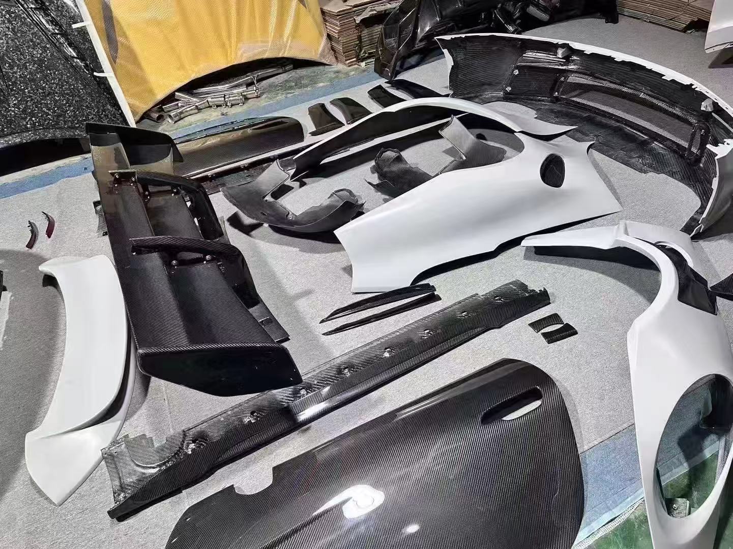 Porsche 911 GT3 widebody aero kit