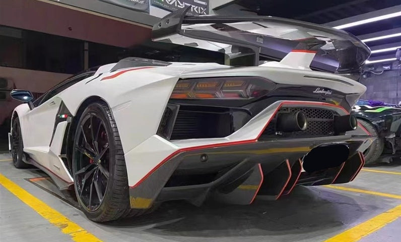 Lamborghini Aventador Semi Carbon Fiber Body Kit
